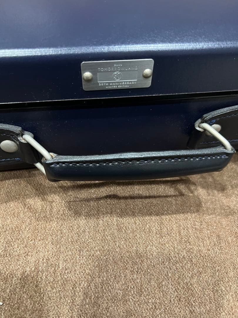 グローブトロッター×トゥモローランド アタッシュケース