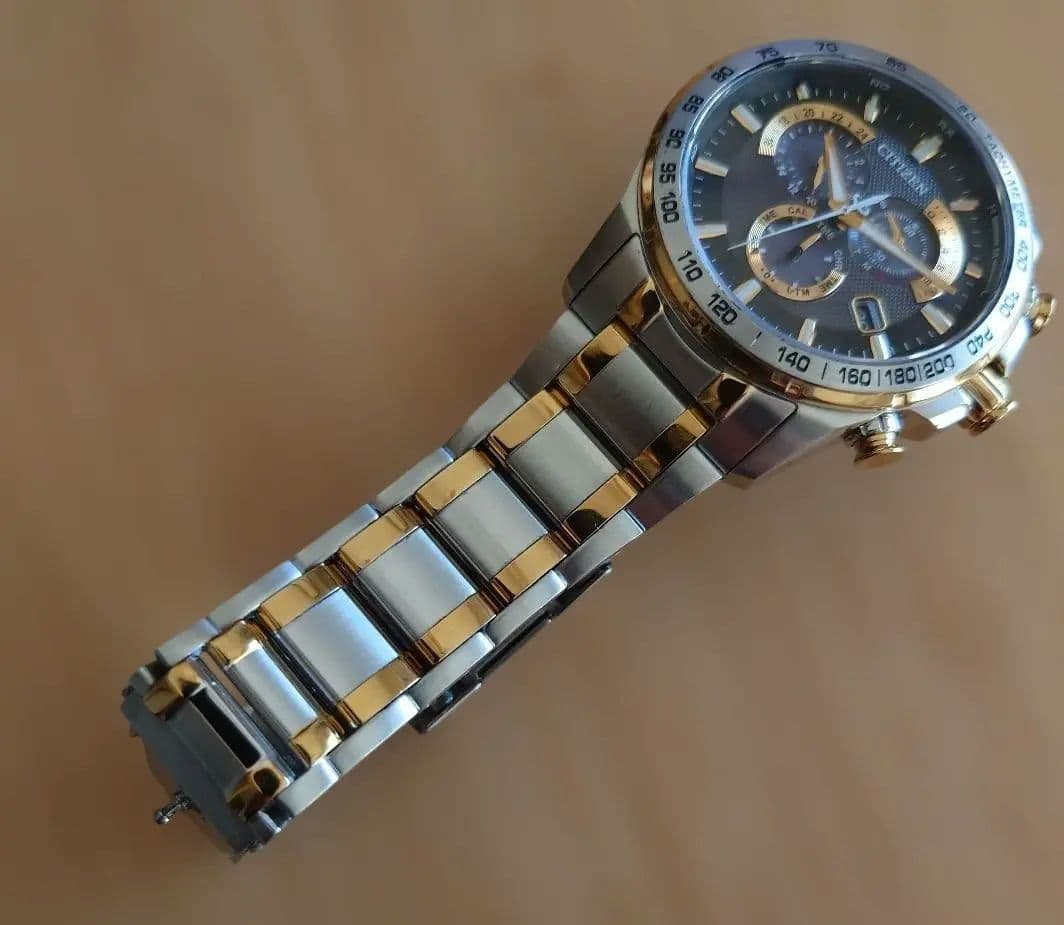 CITIZEN クロノグラフ 腕時計 シルバー/ゴールド