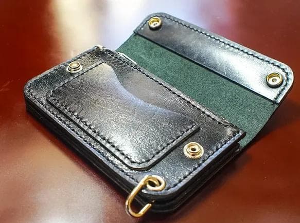 新喜皮革　ホースバット トラッカーウォレット 手縫い ミドル 馬革
