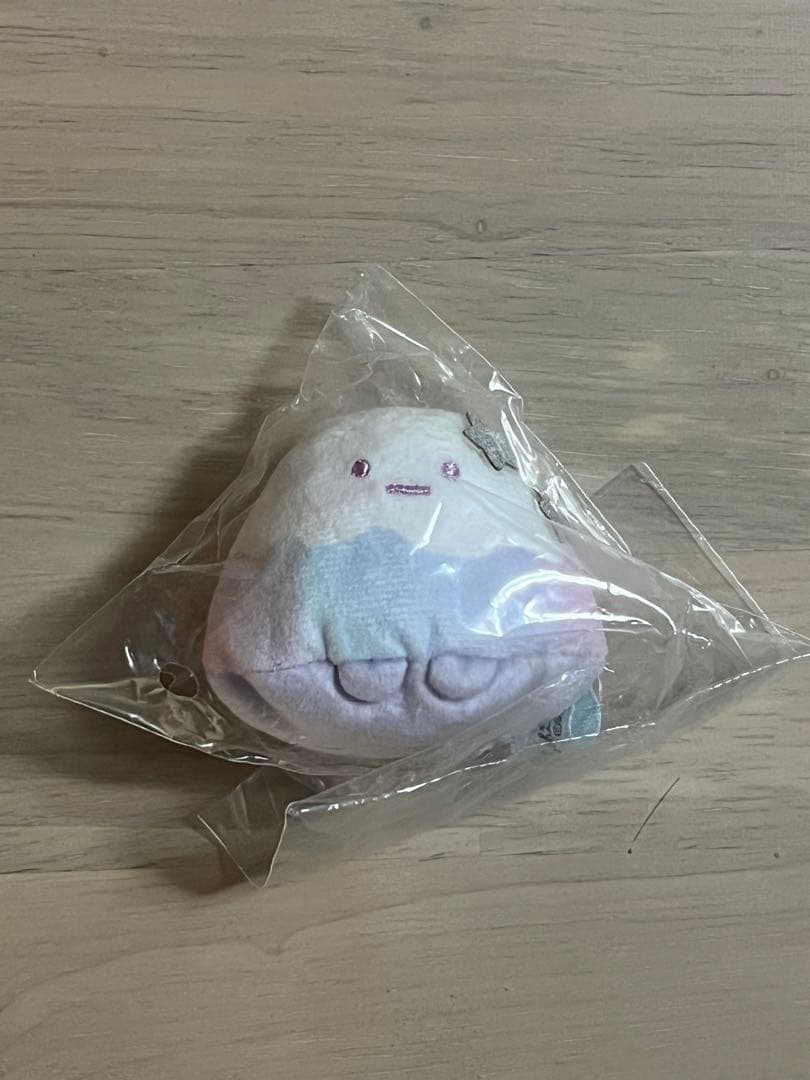 赤いタコのぬいぐるみと小キャラクターセット