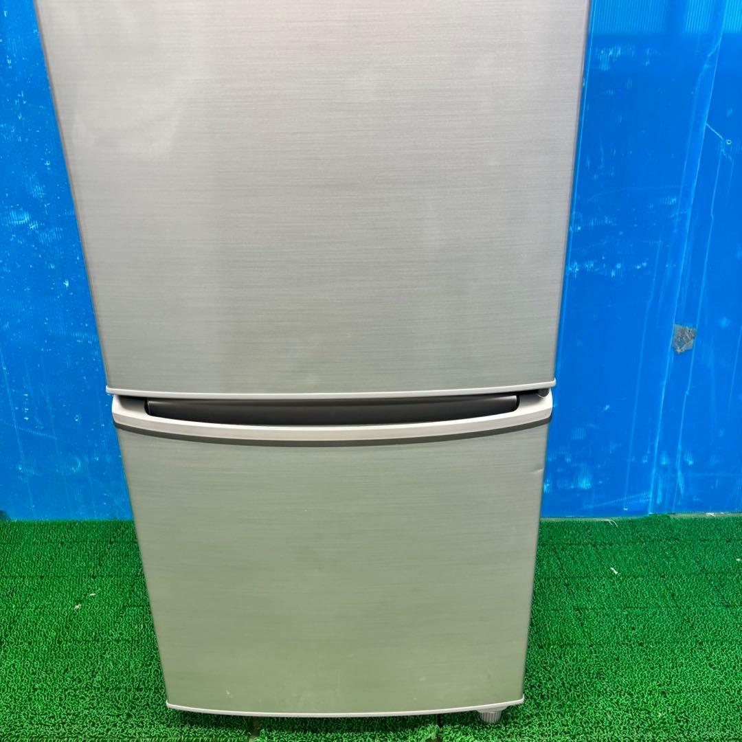 561 冷蔵庫　大型　200L強　右開き　極美品　一人暮らし　家庭でも！　保証込