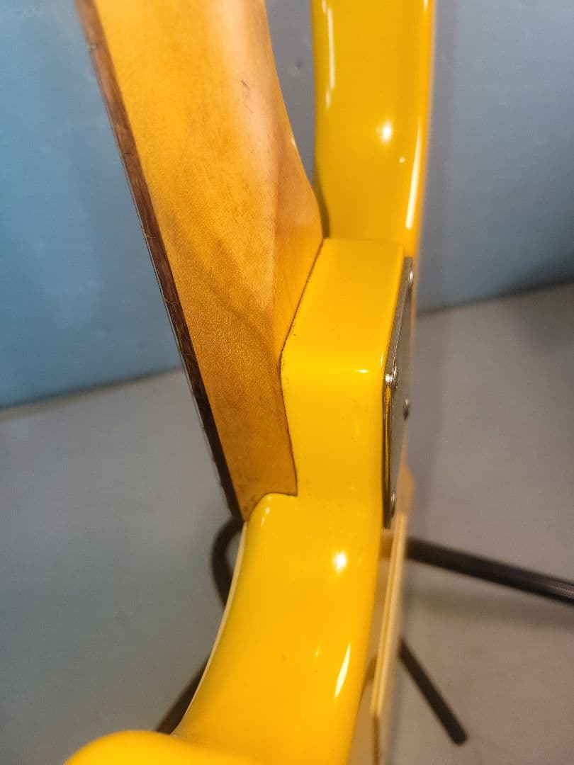 Squier by Fenderストラトキャスター イエローソフトケース付