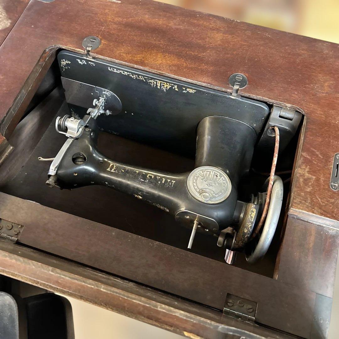 超レア レトロ 足踏みミシン MITSUBISHI 木製 - メルカリ