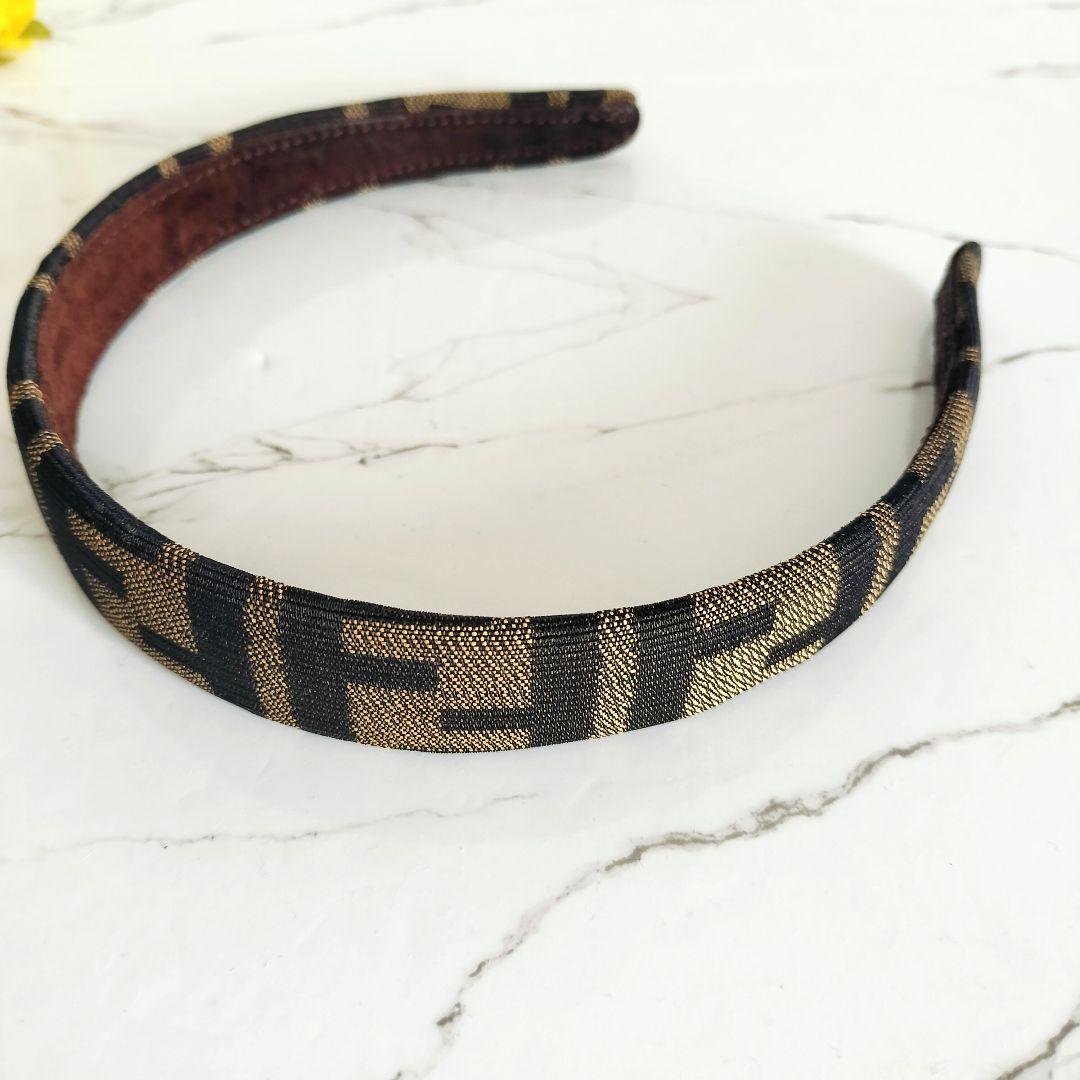 美品☆FENDI フェンディ☆ロゴ ヘアバンド/カチューシャ ブラウン ズッカ