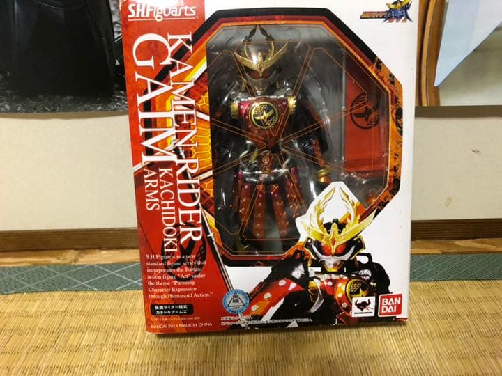 バンダイ BANDAI S.H.Figuarts 仮面ライダー鎧武 カチドキアームズ