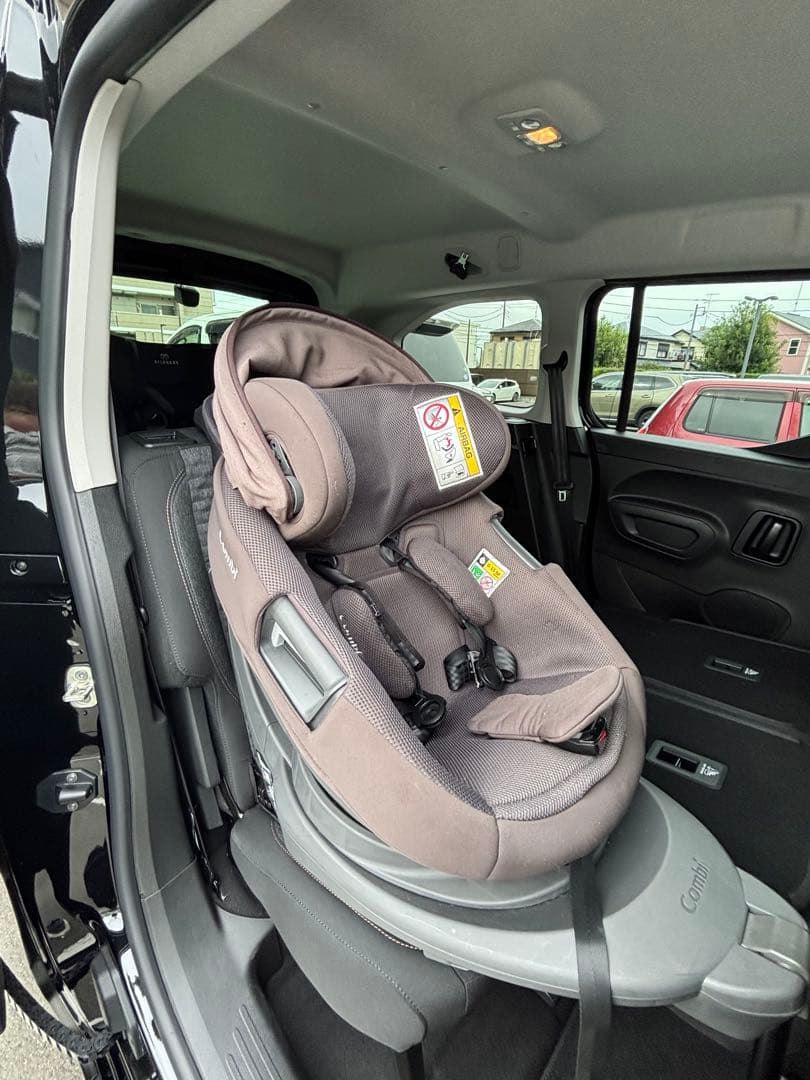 Combi コンビ THE S ISOFIX ZC-690 チャイルドシート