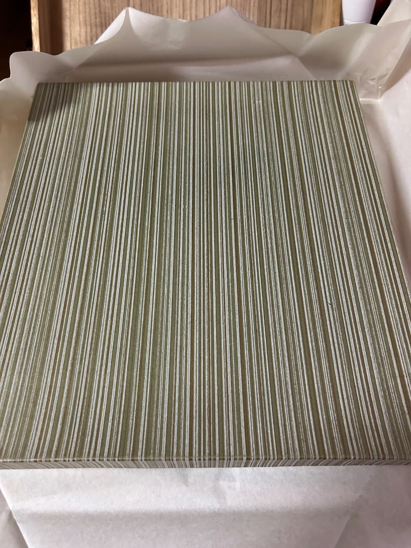 会津塗、堅地家具師、加藤邦吉の大極上、惣黒の重箱 金色の花模箱付き