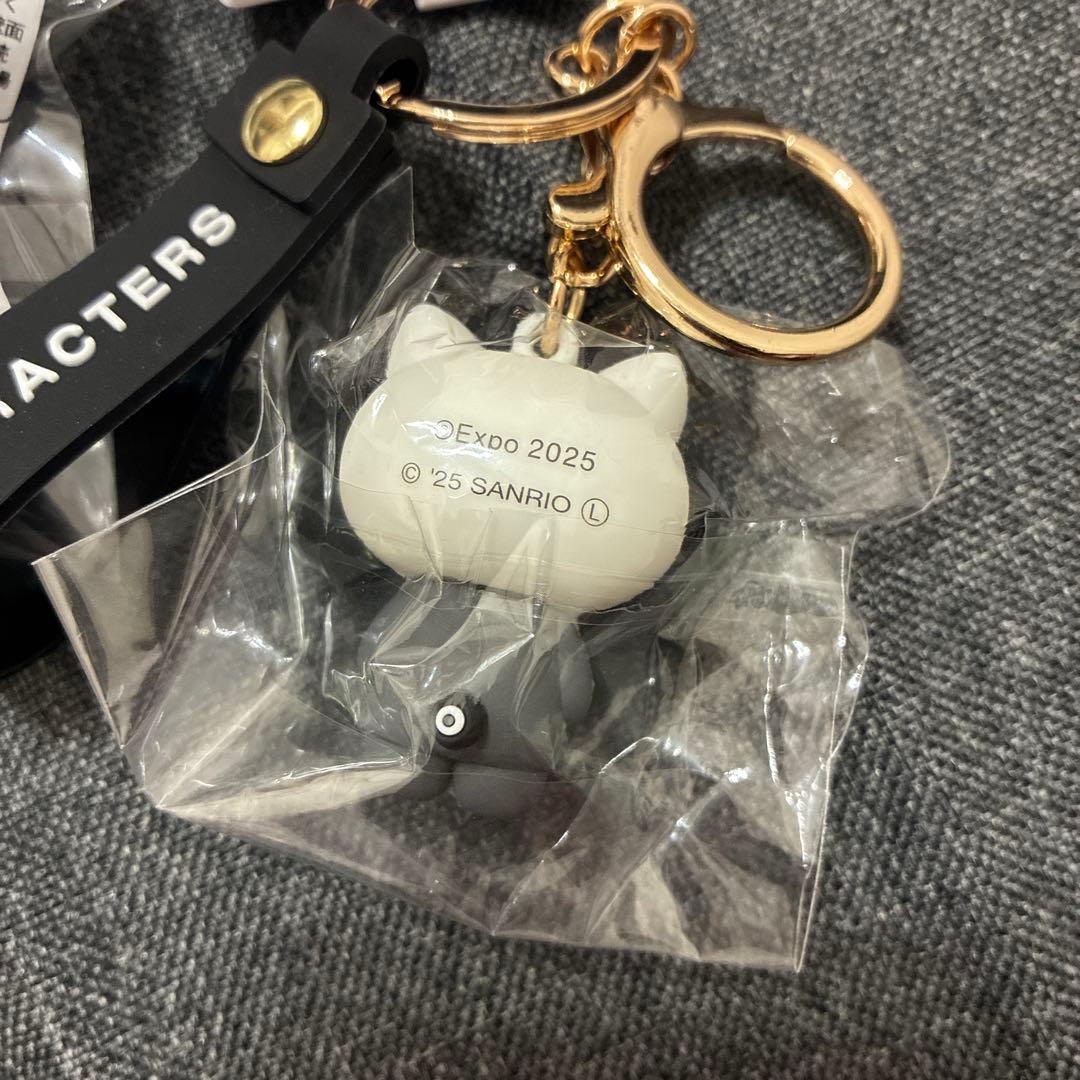 おしりマグネット&黒ミャクミャク　サンリオ　キティ　立体マスコットストラップ