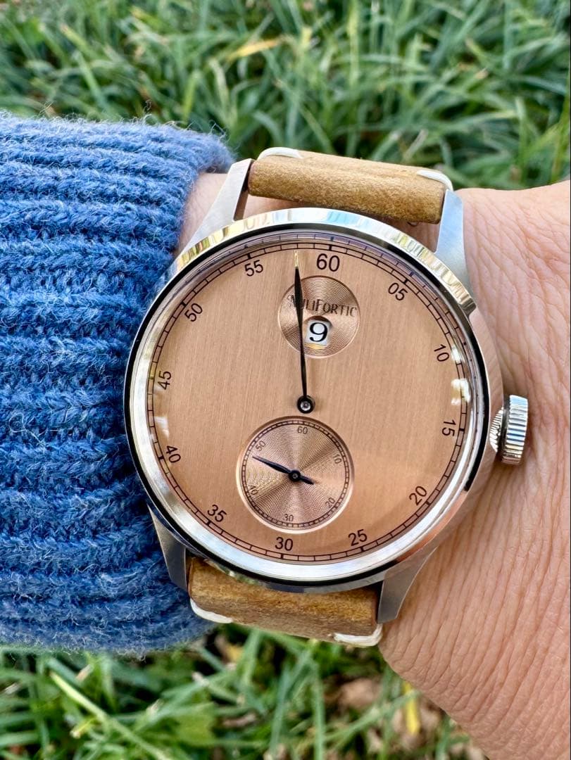 ジャンピングアワー搭載　 機械式自動巻き腕時計