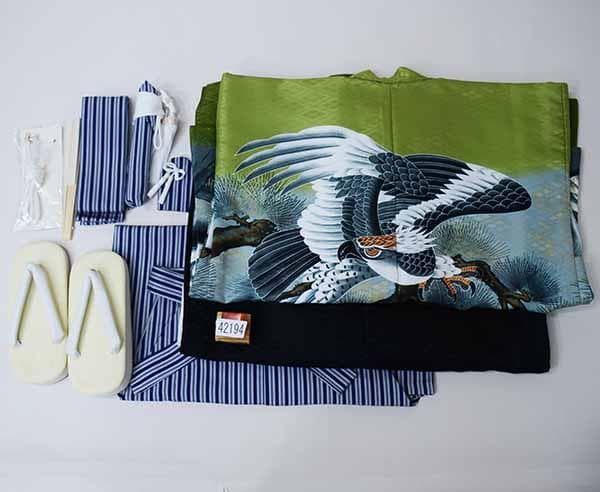 七五三 五歳 男児 羽織袴フルセット 着物 羽織は緑 着物は黒 縞袴 袴変更可能