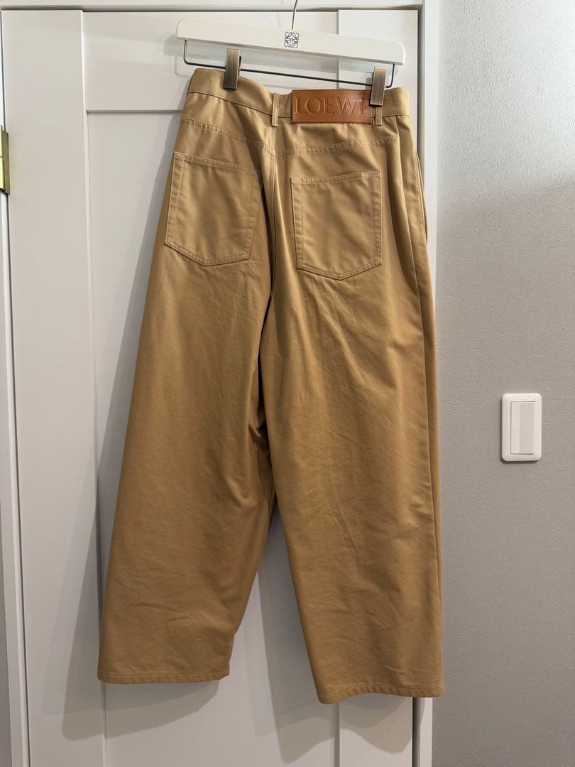 新品未使用タグ付！LOEWE チノパン　ロエベ　38 ベージュパンツ　オーバー