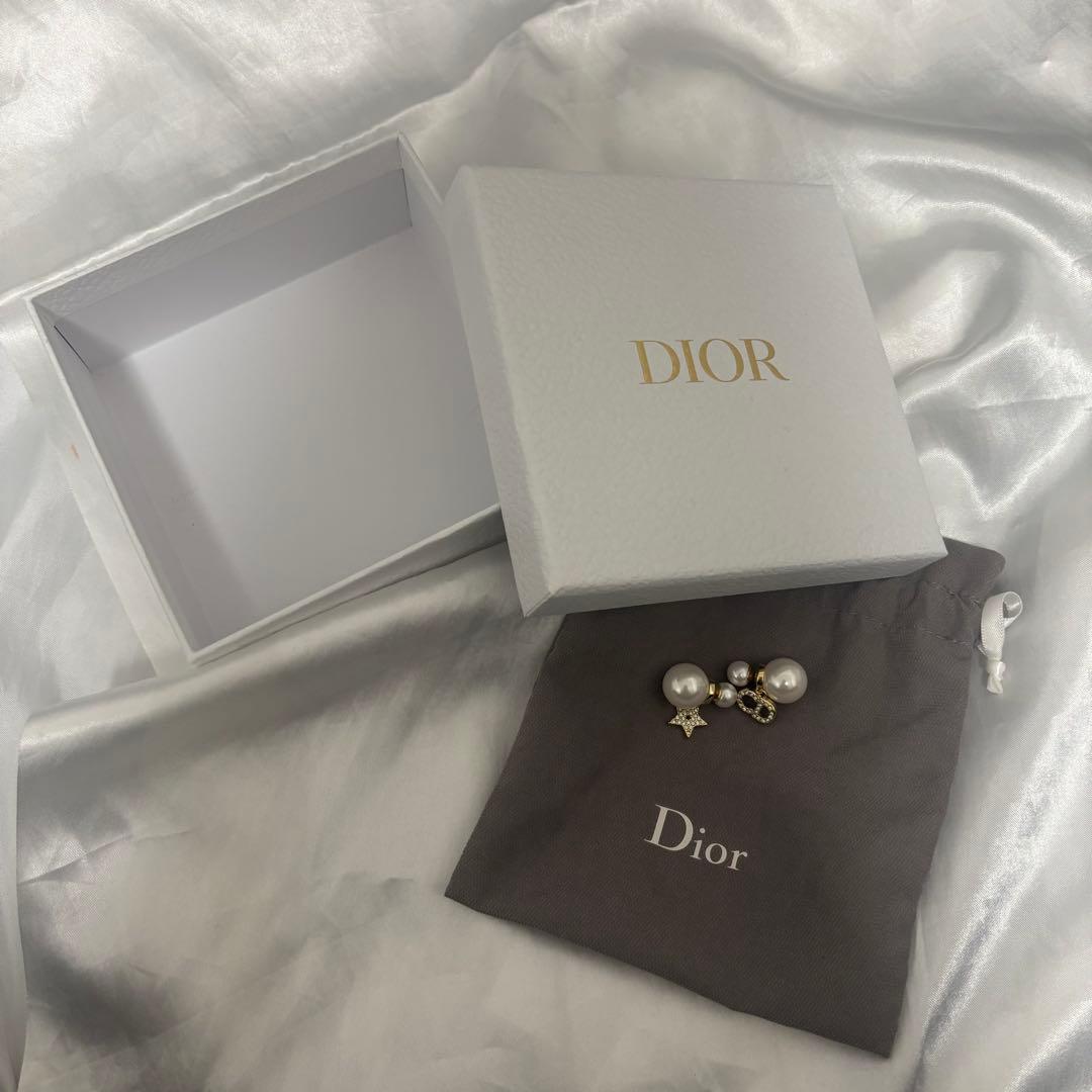 Dior パール 星とCDロゴ ピアス