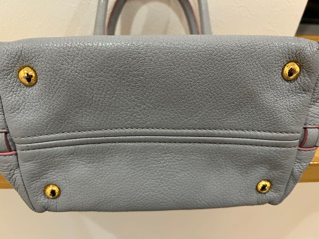 MIU MIU グレー レザー ハンドバッグ