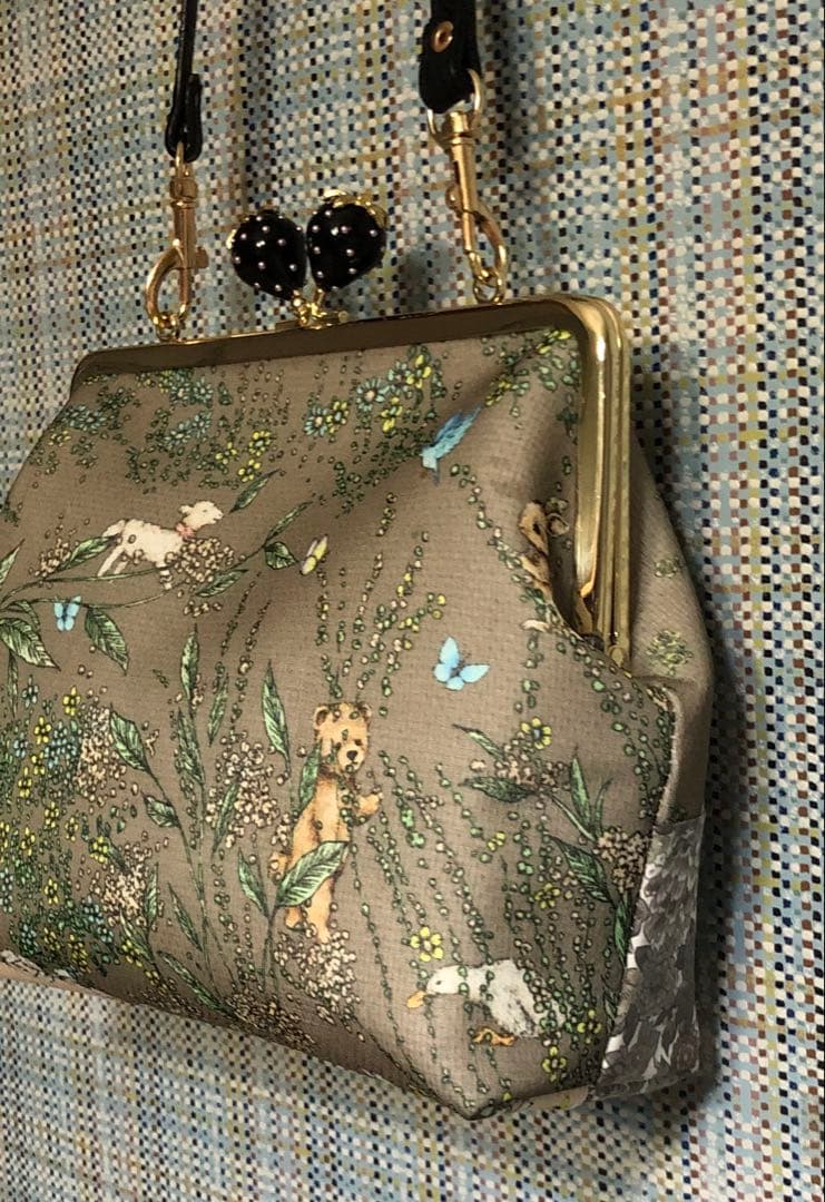 1843.ハンドメイド　18cm底板付き大きめがま口　リボンボーダー　一個限り