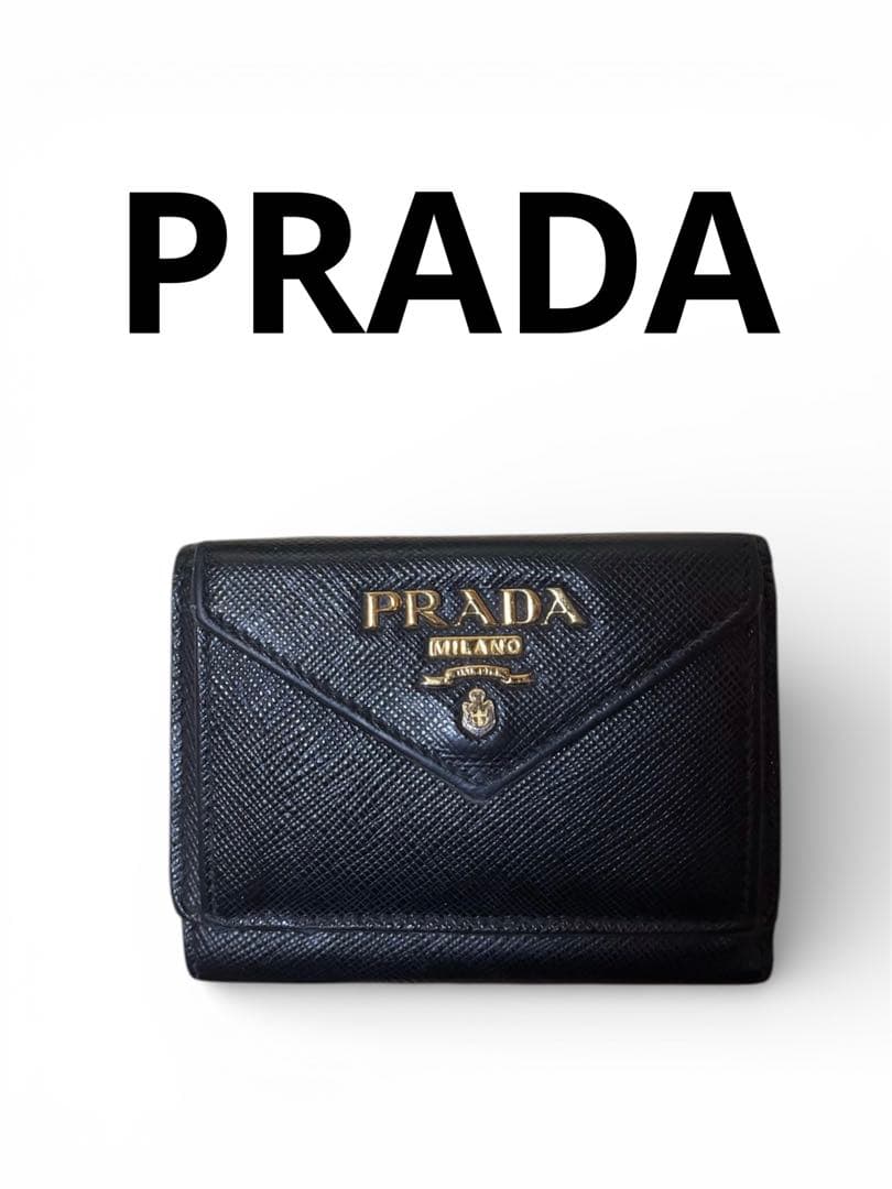プラダ 三つ折り財布 折り財布 サフィアーノレザー 金ロゴ 黒 PRADA（プラダ） 財布 レディース ブランド 三つ折り財布 サフィアーノ