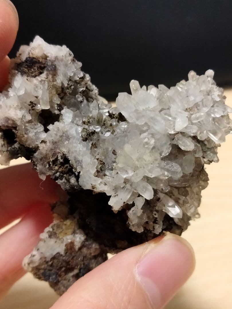 埼玉県秩父市中津川 秩父鉱山 橋掛沢 水晶クラスター 番号5