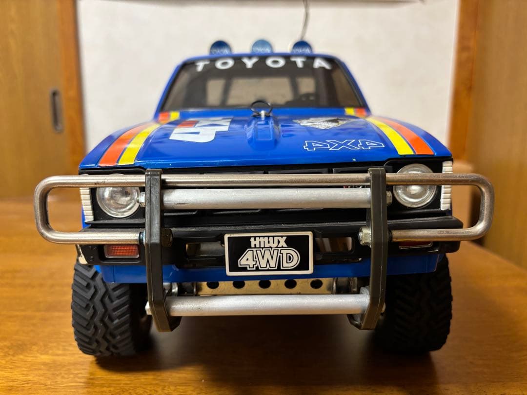 タミヤ　初代　トヨタ　ハイラックス 4WD ラジコンカー