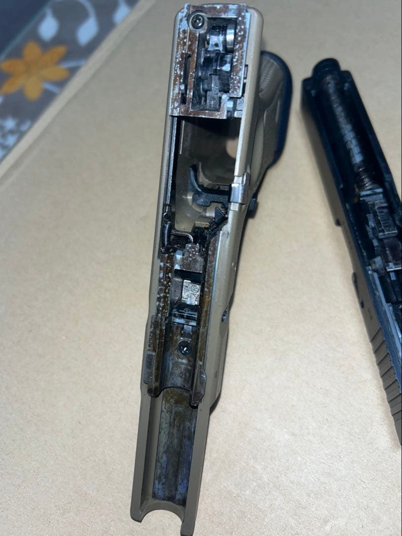 ガスガン　東京マルイ　G17カスタム　フラットダークアース　マガジン3本付き