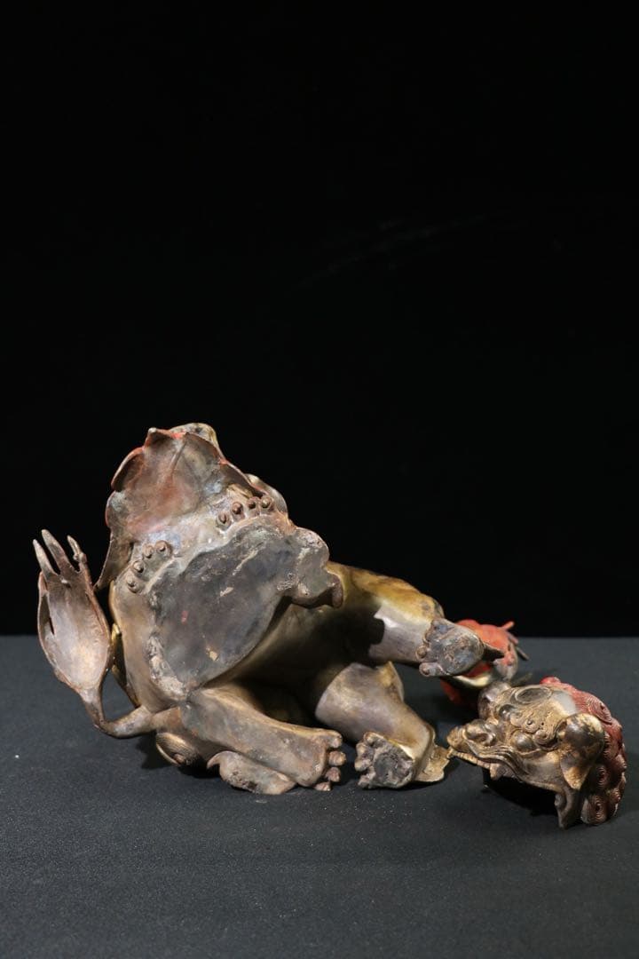 旧家蔵出 時代物 純銅製 古い獅子 開光済み細工彫刻 古美術置物