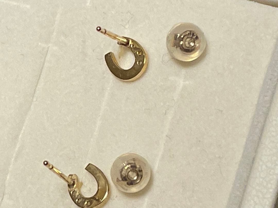 ◇感謝価格◇4℃◇ヨンドシー◇K10◇ホースシュージルコニアピアス