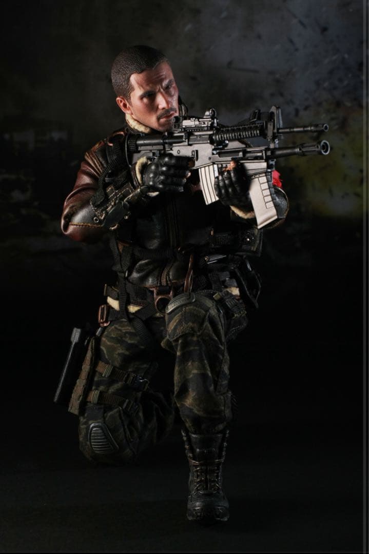 ムービー•マスターピース『ターミネーター４』ジョン•コナー　MM095　1/6