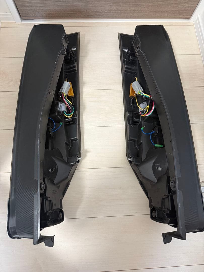 80ヴォクシー ヴァレンティ スモークテールランプ ノア,ヴォクシー