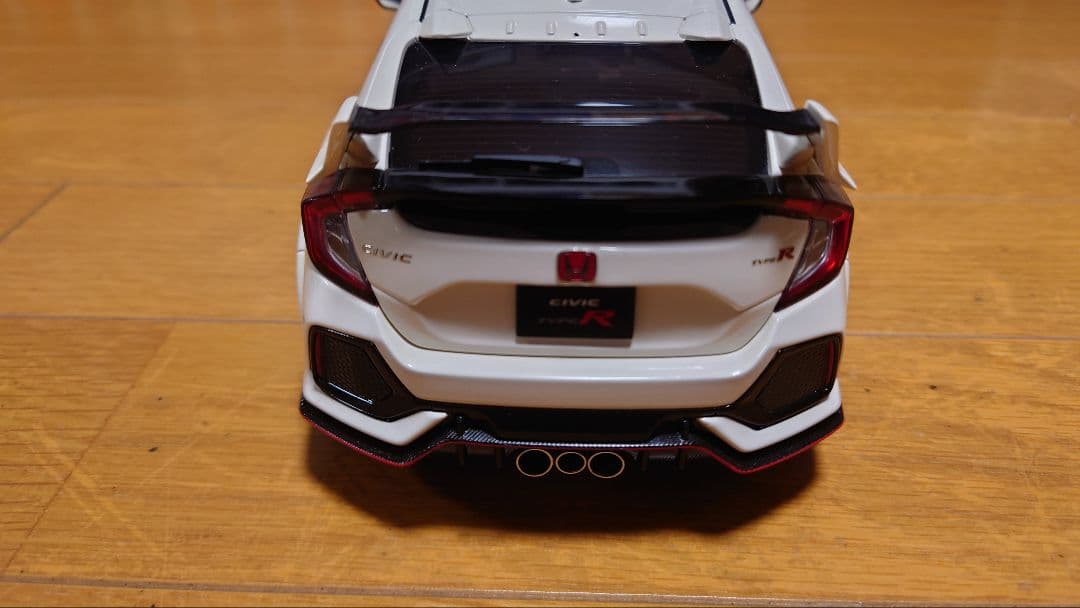 AUTOart 1/18 ホンダ シビック タイプR FK8 前期型
