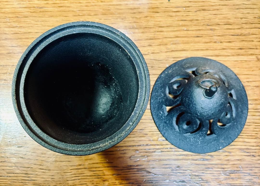 南部鋳鉄製 蓋付き器 香炉装飾的デザイン