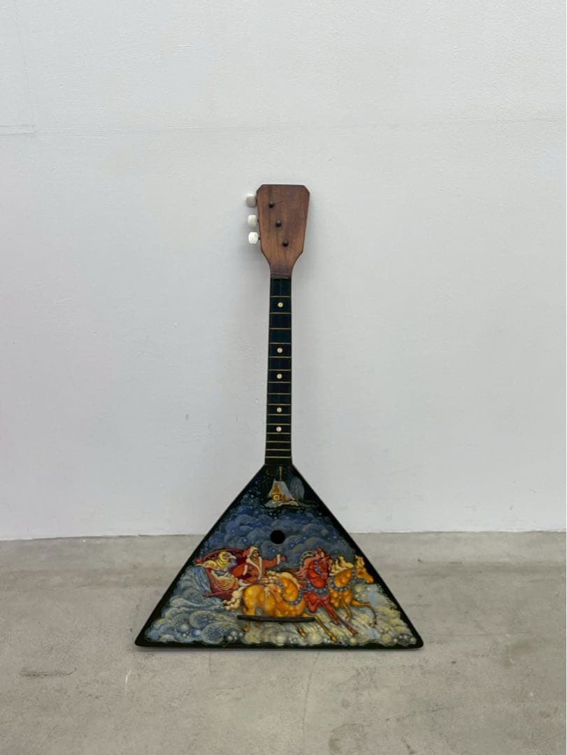 ロシア 伝統楽器 バラライカ ハンドペイント トロイカ 弦楽器 装飾 美