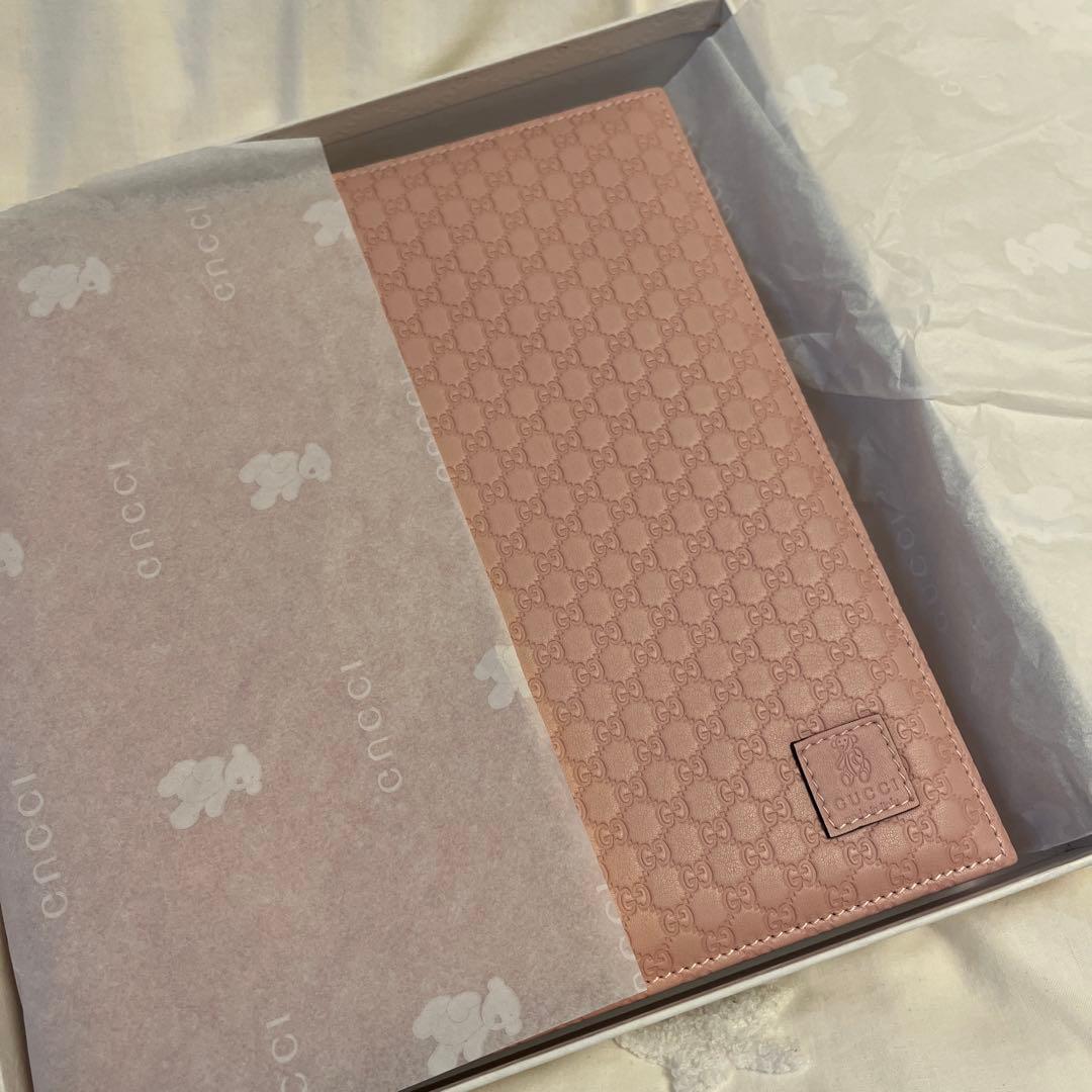 GUCCI ピンク GGパターン アルバム 29ページ