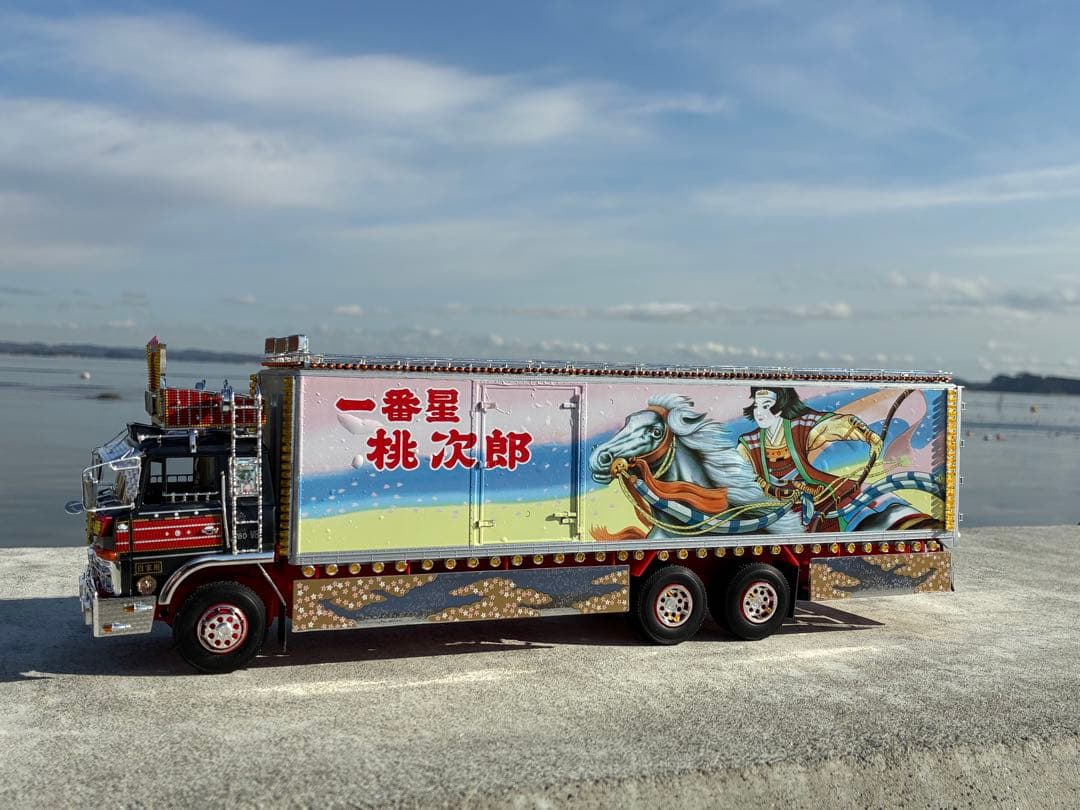 トラック野郎一番星男一匹桃次郎デコトラプラモデル