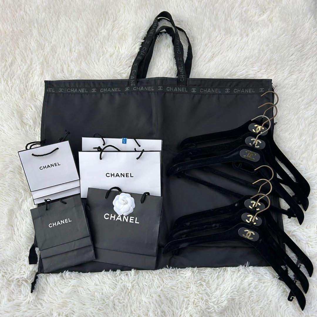 CHANEL ガーメントケース2枚+ハンガー6本+ショッパー10枚セット