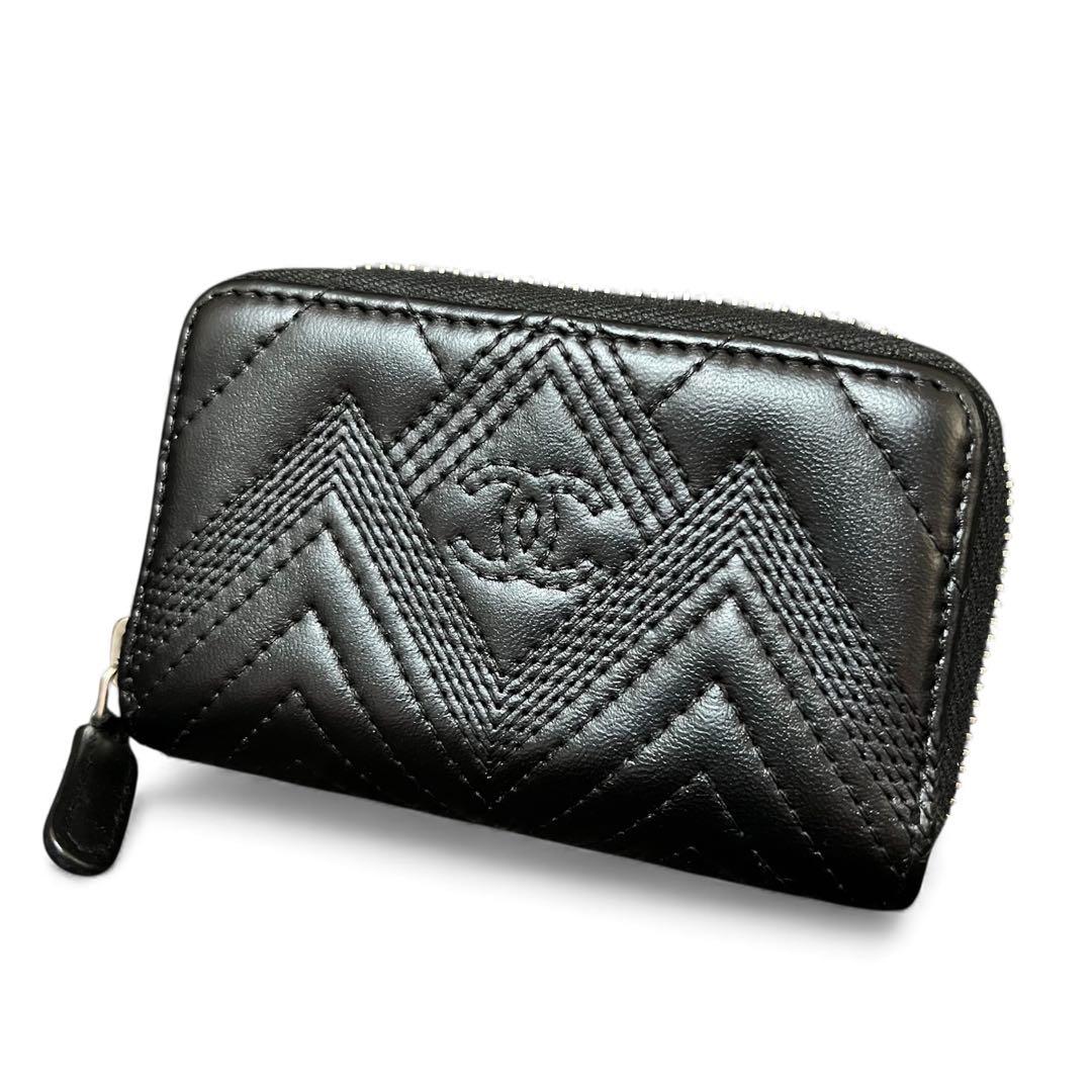 CHANEL シャネル ラムスキン Vステッチ刺繍 ラウンドジップ ケース