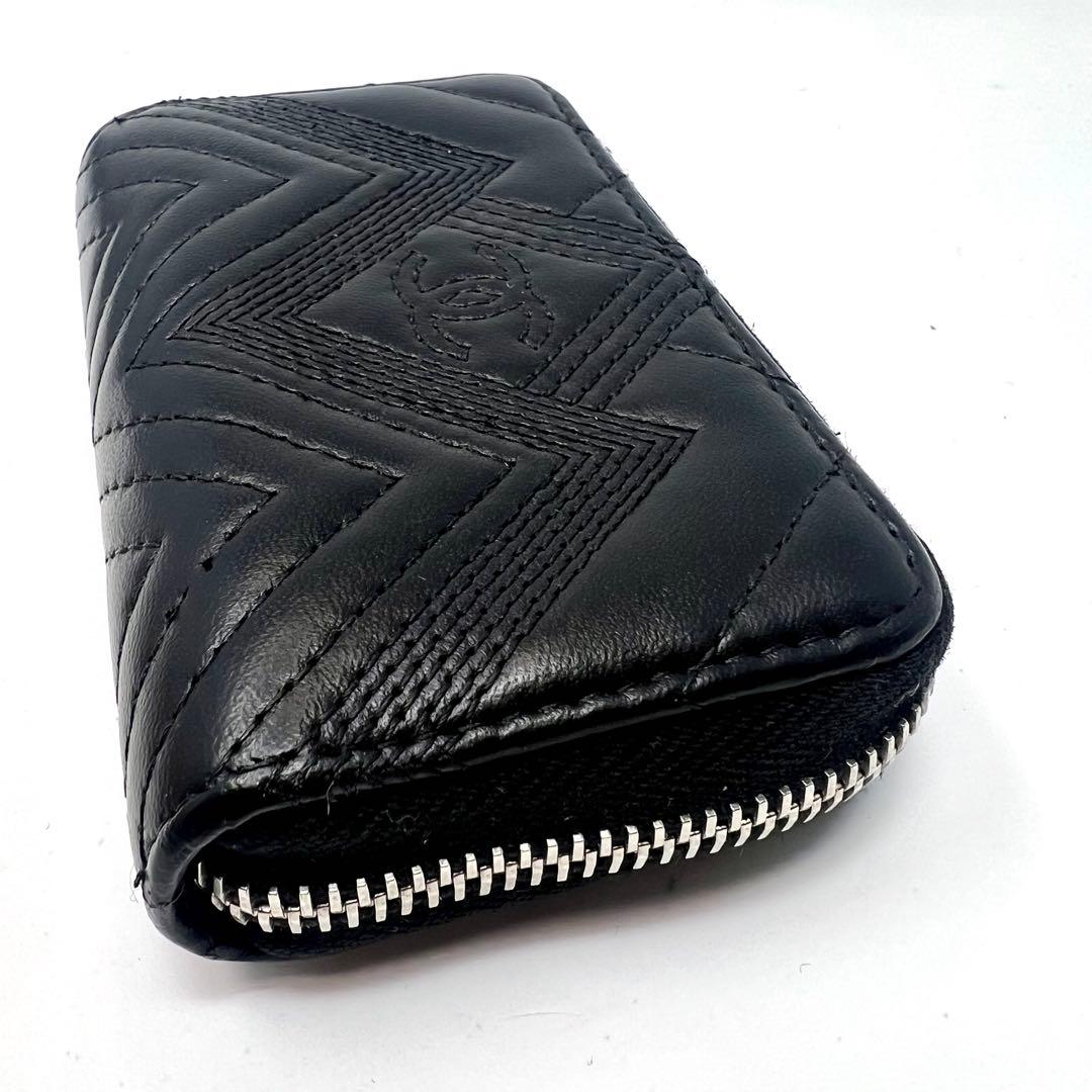 CHANEL シャネル ラムスキン Vステッチ刺繍 ラウンドジップ ケース