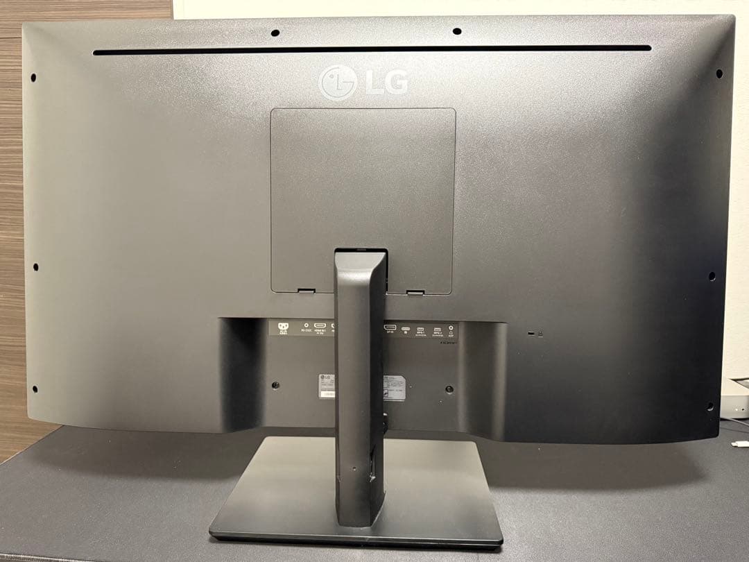 43UN700-B.AJP LG 42.5インチ ディスプレイモニター 4デバイスの同時表示に対応した42.5型4K液晶「43UN700-B」が店頭入荷