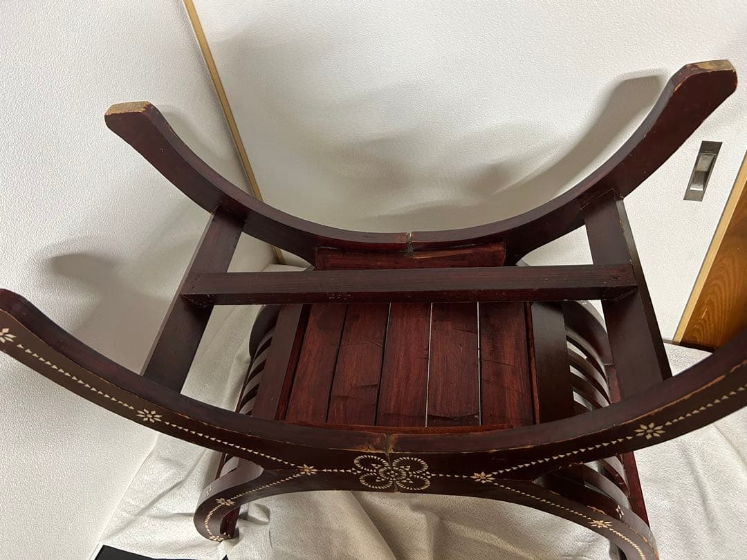 カルティニベンチ　クラブチェア　螺鈿　ロビーチェア　木製椅子