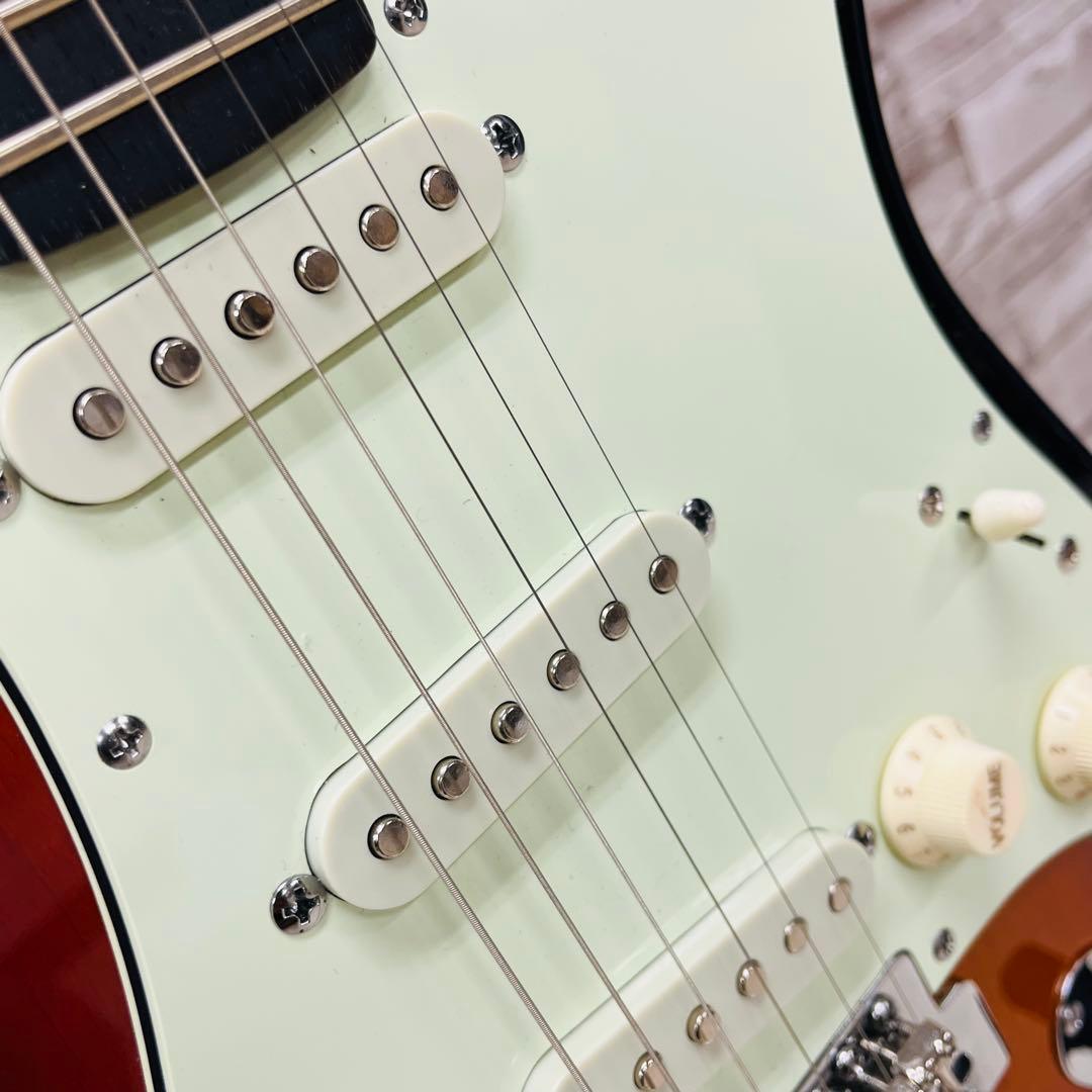 美品 Bacchus UNIVERSE SERIES ストラトタイプエレキギター