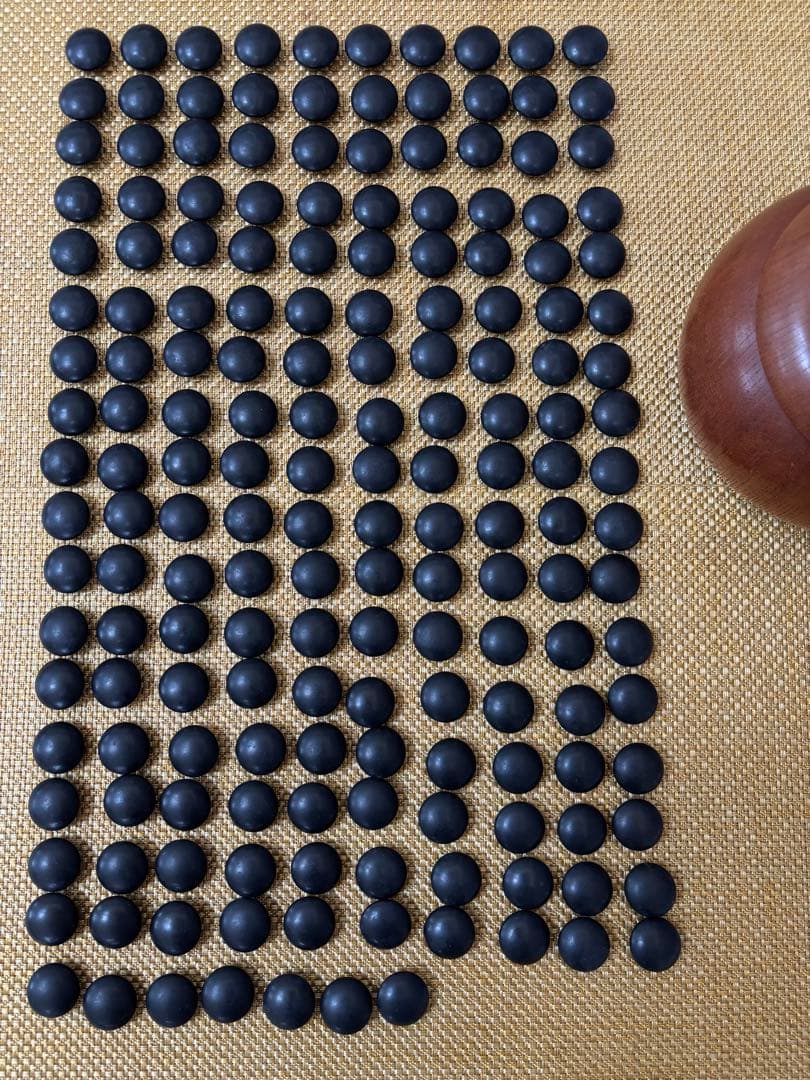 本格囲碁セット　基盤　蛤碁石　黒石　脚/へそ　桐のケース付き