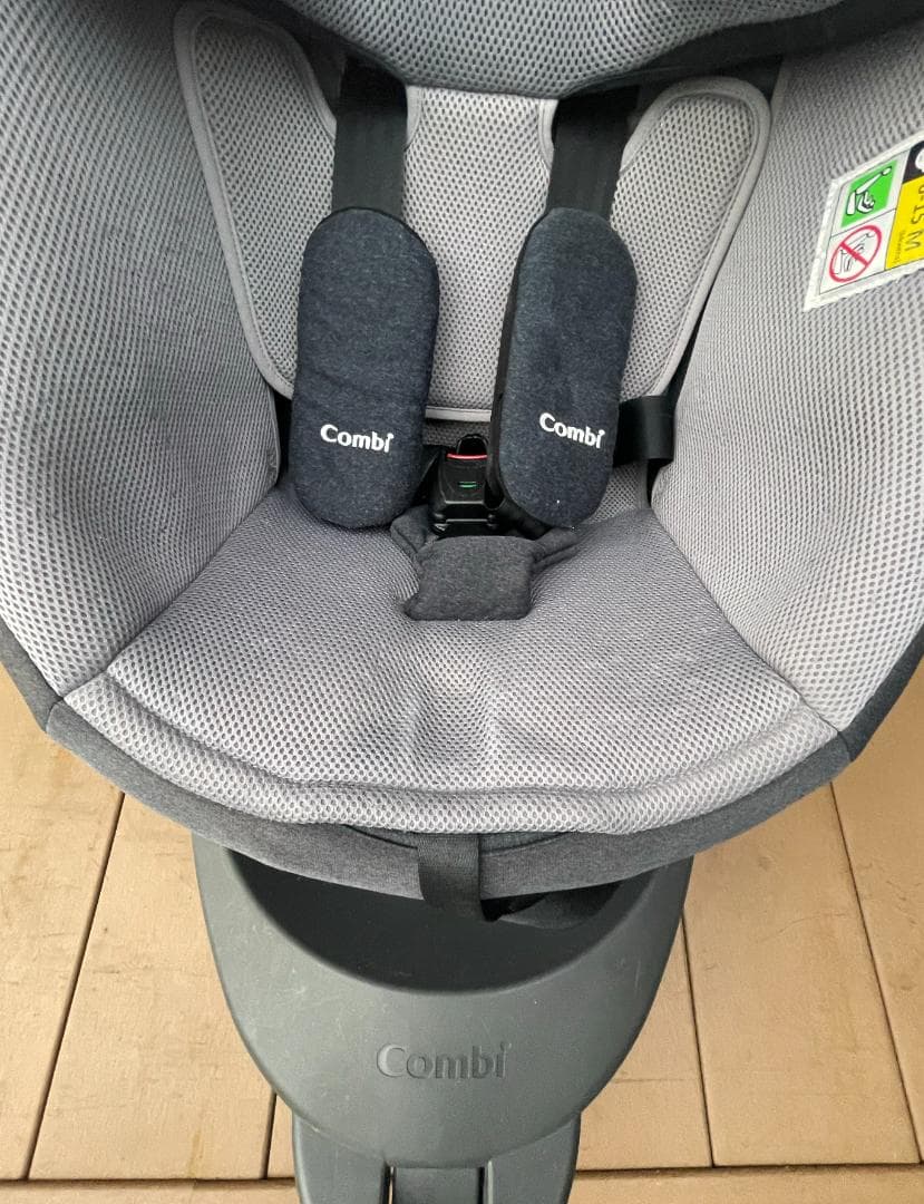 Combi チャイルドシート　THE S シリーズ