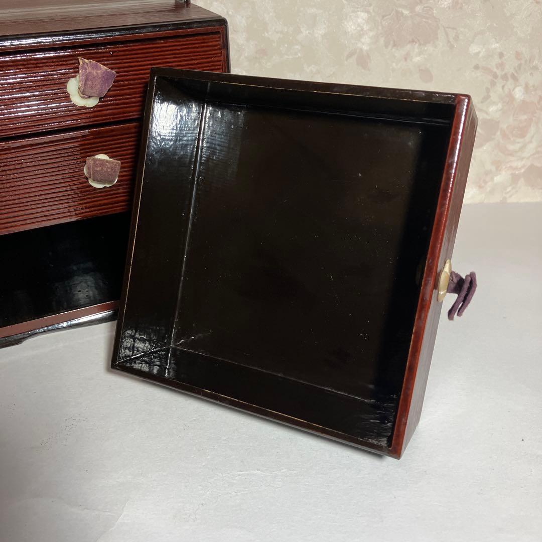 骨董紅溜塗り手提げ付き三段菓子箪笥