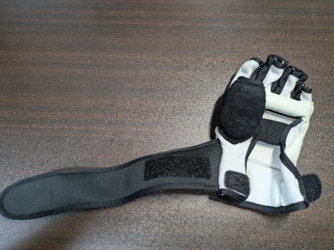 LAVA キックボクシング グローブ BurnesStyle バーネス Mサイズ 即日