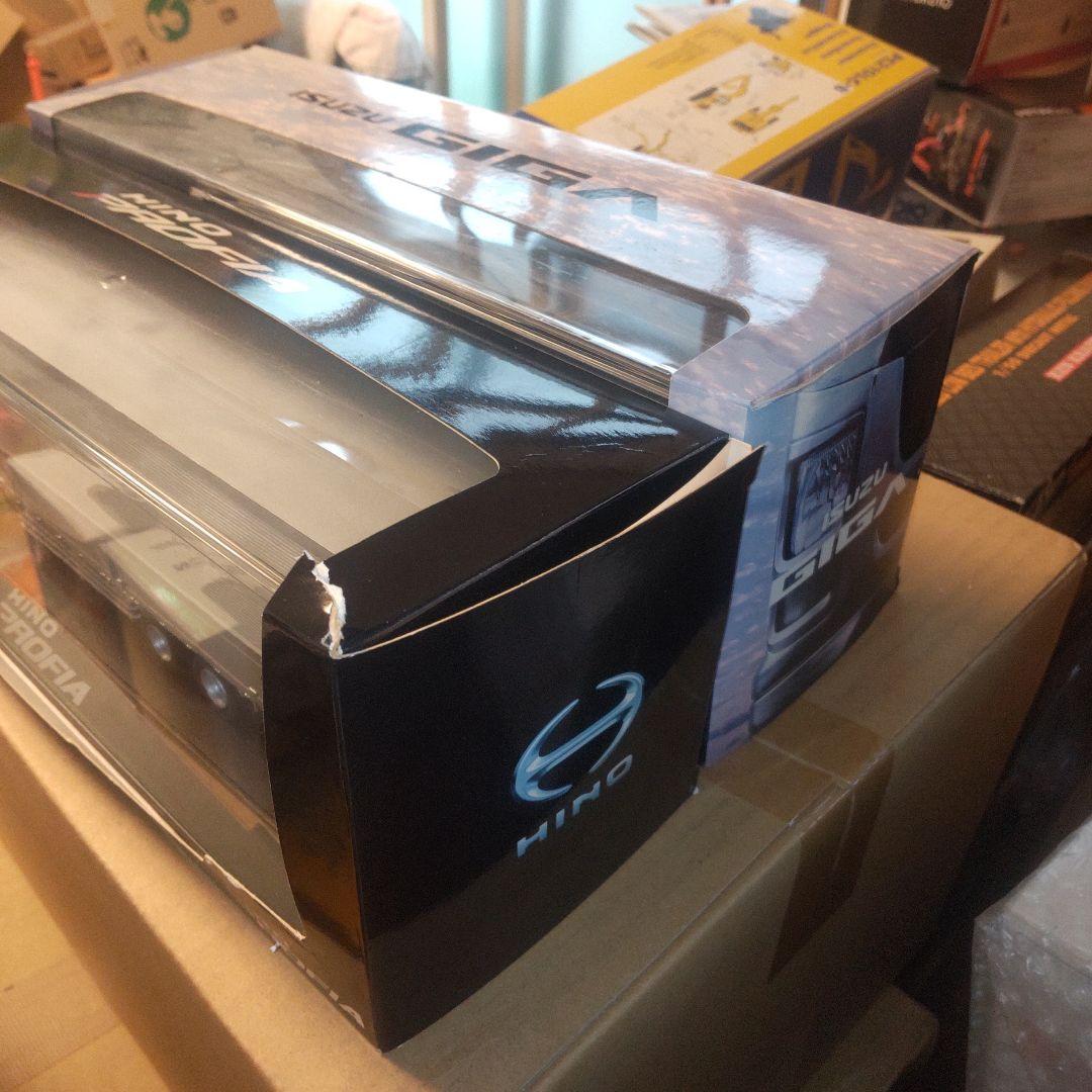 ISUZU GIGA & HINO PROFIA ミニカー2台セット