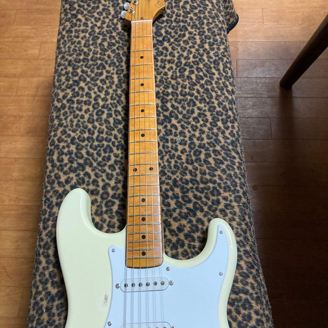 Fender Stratocaster ホワイト