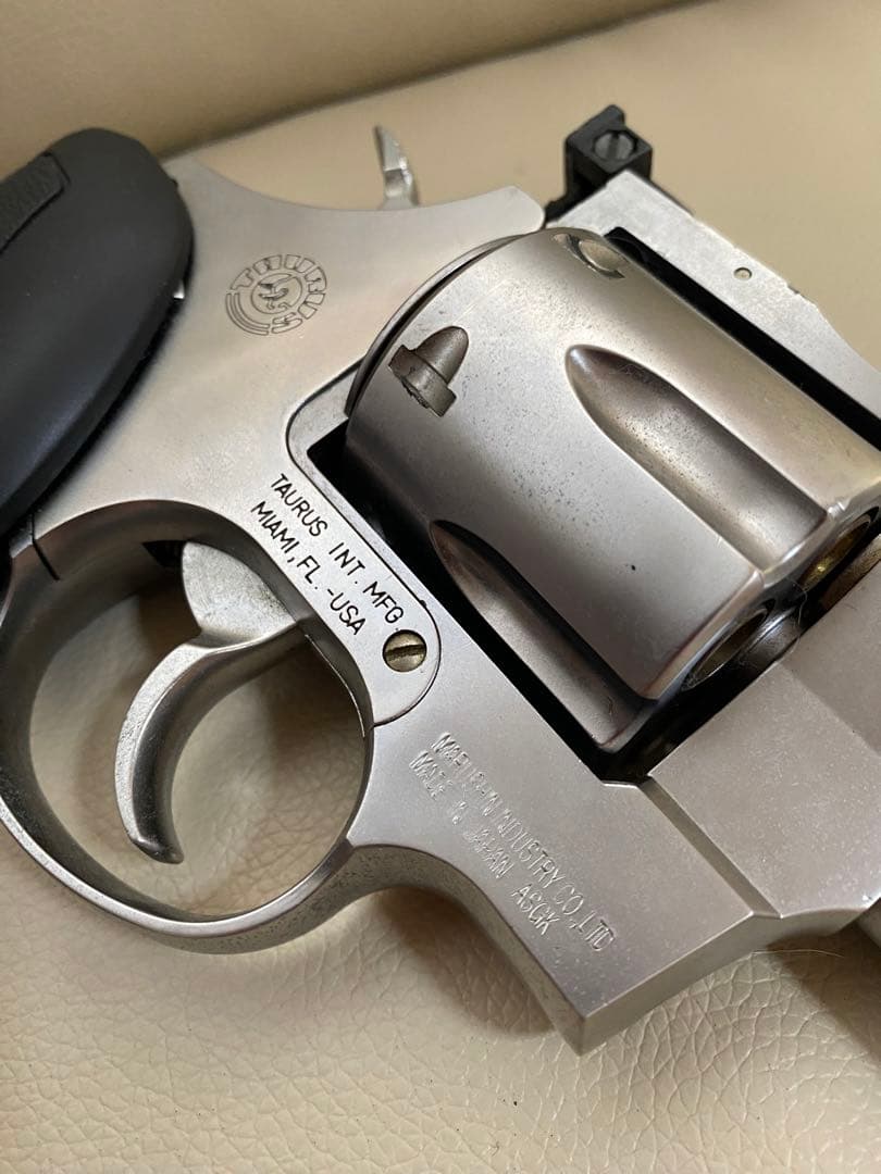 希少品　ジャンク品TAURUS RAGING BULL 44マグナム