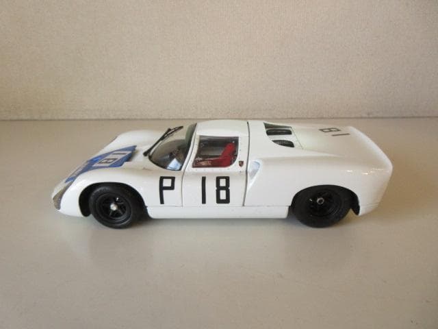 特価 exoto (1/18) ポルシェ 910 #18