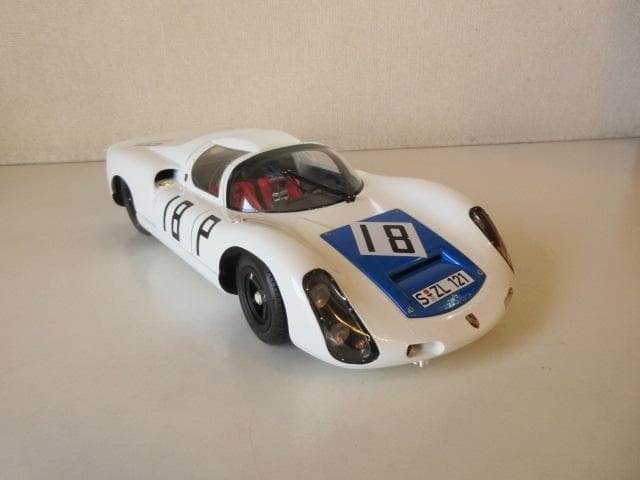 特価 exoto (1/18) ポルシェ 910 #18