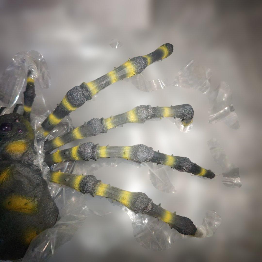 東宝大怪獣シリーズ　クモンガ　少年リック限定版　カマキラス台座付属　フィギュア