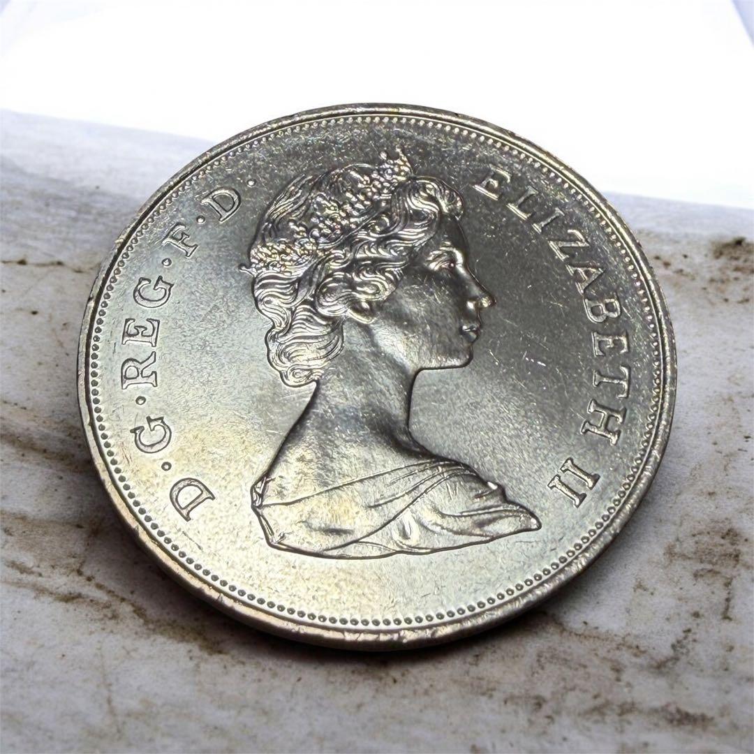 エリザベス女王生誕80歳記念クラウン（1980年発行） - メルカリ