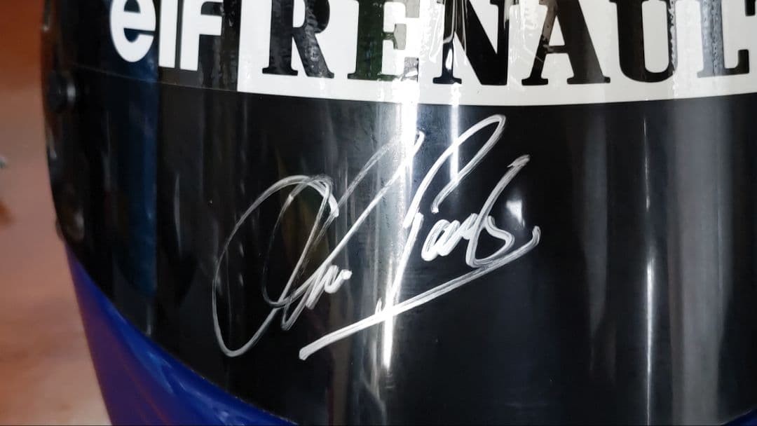 F1ドライバー オリビエ・パニスの直筆サイン入り レプリカヘルメット