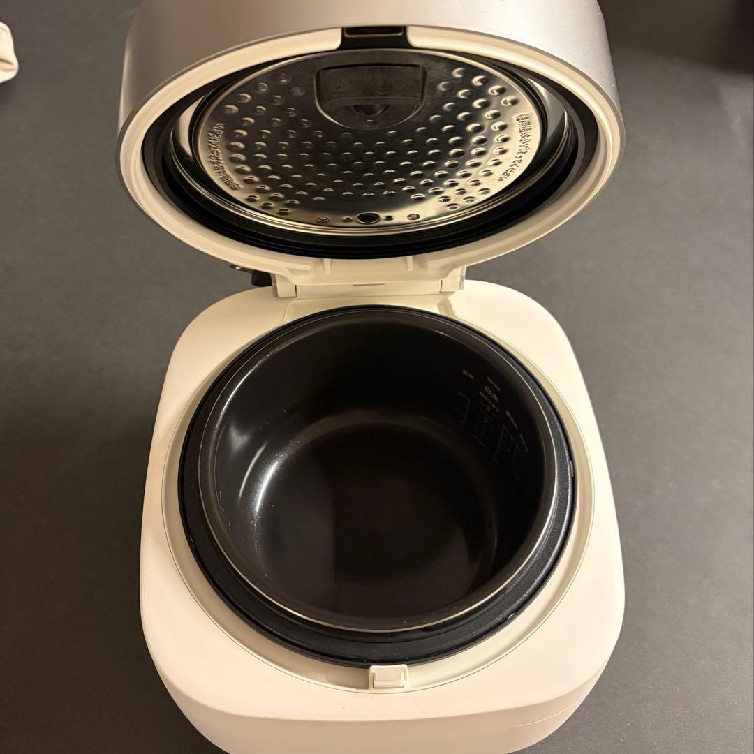 BALMUDA The Gohan 2022年製 ホワイト 炊飯器